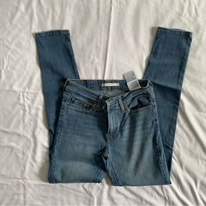 Levi’s 711 Skinny Jeans